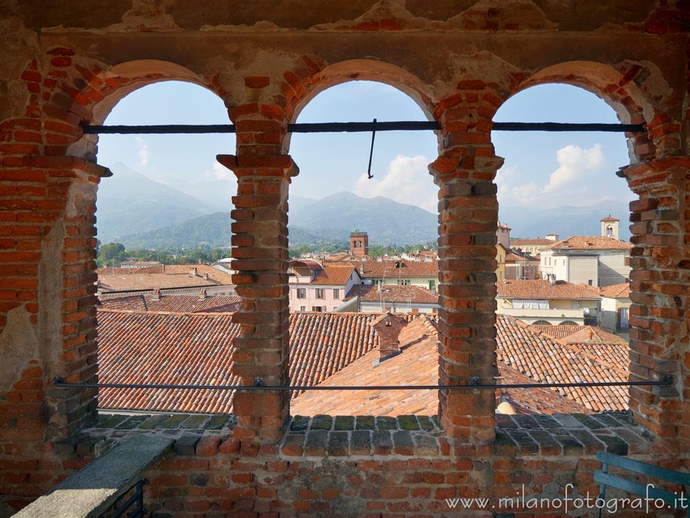 Biella - Vista su Biella e sulle Alpi biellesi dalla torretta di Palazzo La Marmora